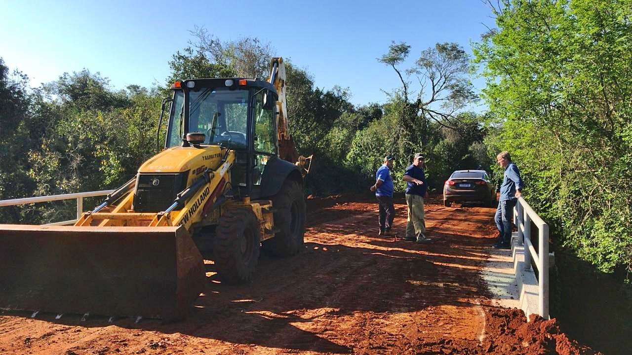 SEMOV conclui aterro da ponte sobre o Arroio Itapevi, no Rincão dos Terra